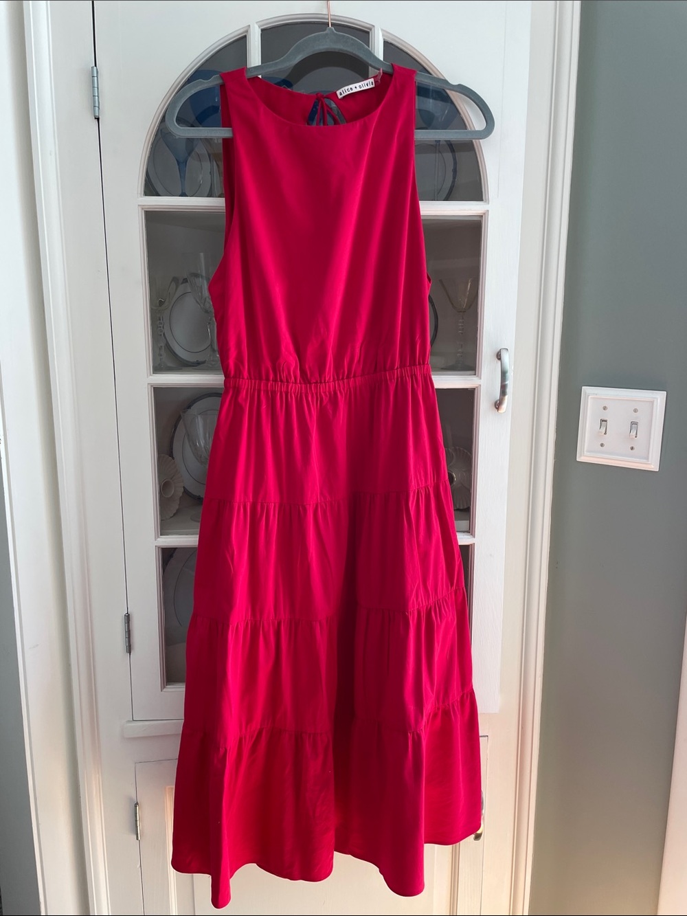 Alice + Olivia Tiered Sleeveless Midi Dress, Red Size: 10